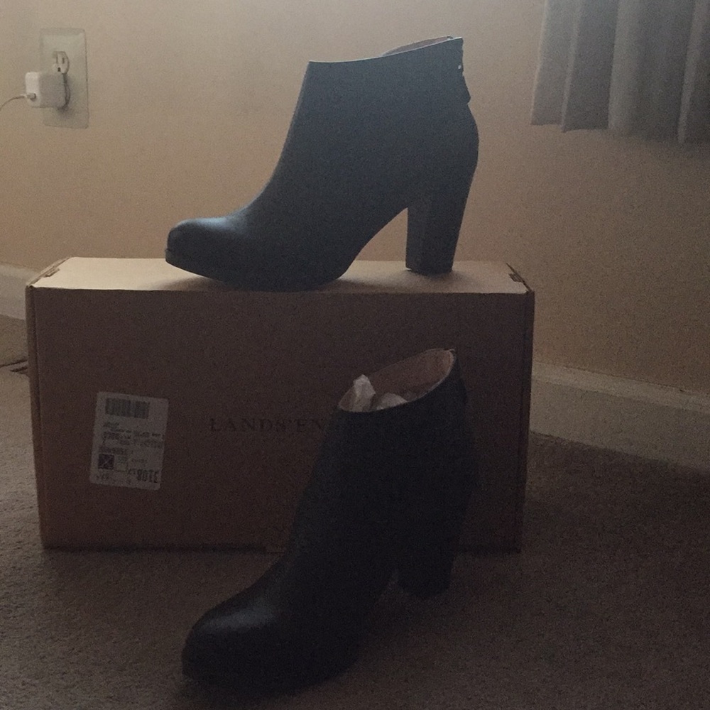 Lands End ankle boots, dark brown.size 8